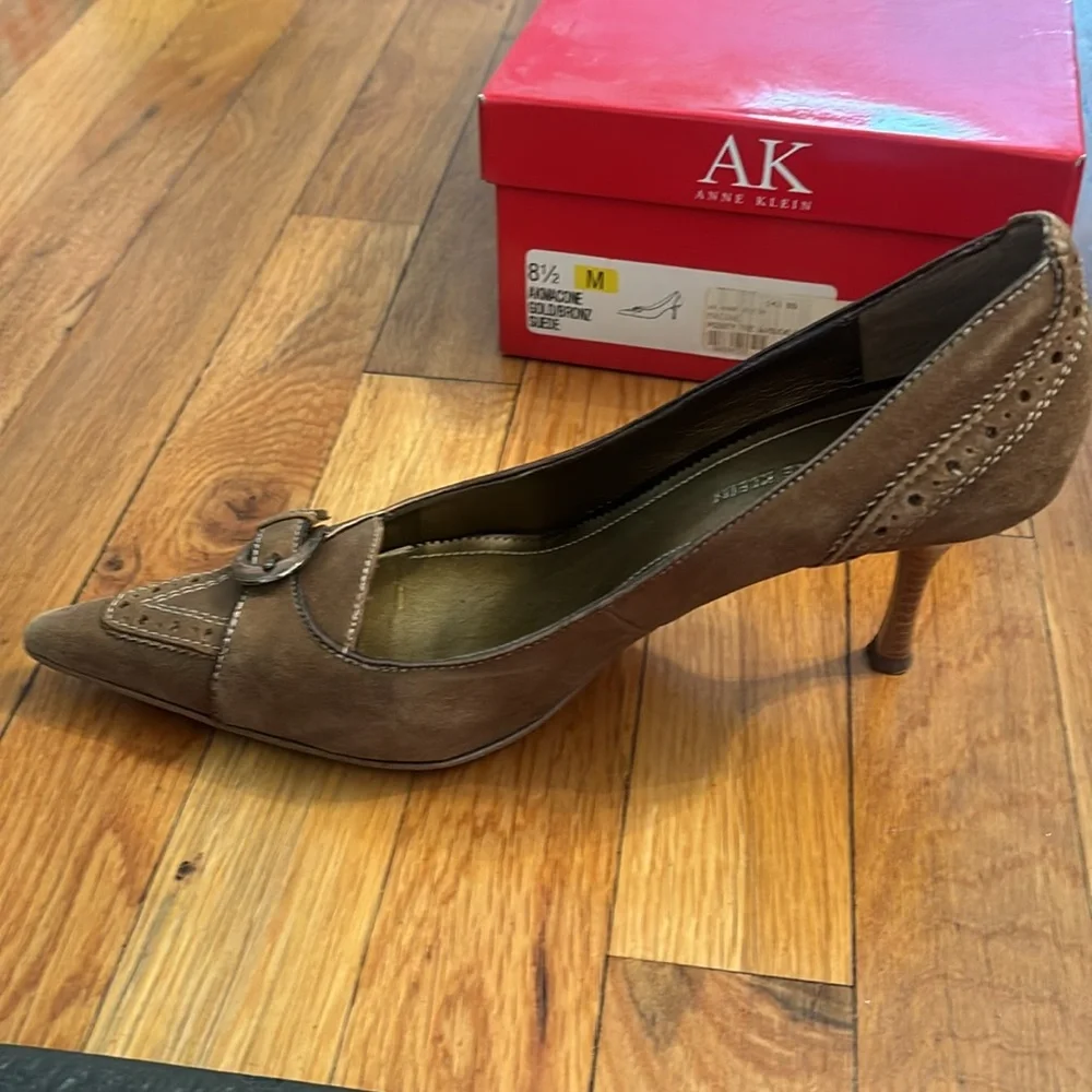 Bronze Pumps